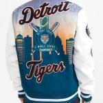 CHAMARRA OIT TIGERS REMIX VARSITY JKT BLACK WHITE en STOCK