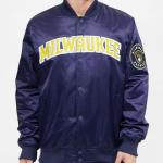 CHAMARRA AUKEE BREWERS WORDMARK SATIN JACKET MIDNIGHT NAVY en STOCK