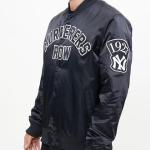 CHAMARRA YORK YANKEES MURDERERS ROW WORDMARK SATIN JACKET BLACK en STOCK