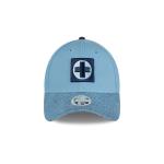GORRA NEW ERA CAP CRUZ AZUL VISOR SPLATTER 9FORTY SNAPBACK PARA MUJER en STOCK