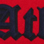 CHAMARRA ANTA BRAVES OLD ENGLISH RIB WOOL VARSITY JACKET RED WHITE MIDNIGHT NAVY en STOCK