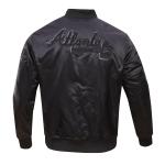 CHAMARRA NTA BRAVES TRIPLE BLACK LOGO SATIN JACKET BLACK en STOCK