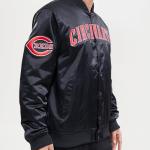 CHAMARRA INNATI REDS WORDMARK SATIN JACKET BLACK en STOCK