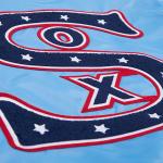 CHAMARRA AGO WHITE SOX RETRO CLASSIC RIB SATIN JACKET UNIVERSITY BLUE en STOCK