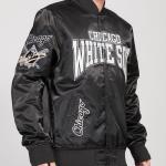 CHAMARRA AGO WHITE SOX CREST EMBLEM SATIN JACKET BLACK en STOCK