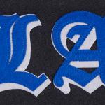 CHAMARRA ANGELES DODGERS OLD ENGLISH RIB WOOL VARSITY JACKET BLACK DODGER BLUE en STOCK