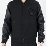 CHAMARRA AUKEE BREWERS TRIPLE BLACK WOOL VARSITY JACKET TRIPLE BLACK en STOCK