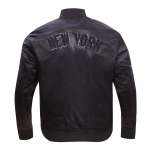 CHAMARRA W YORK YANKEES TRIPLE BLACK LOGO SATIN JACKET BLACK en STOCK
