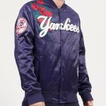 CHAMARRA YORK YANKEES ROSES SATIN JACKET MIDNIGHT NAVY en STOCK