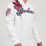 CHAMARRA YORK YANKEES ROSES SATIN JACKET WHITE en STOCK
