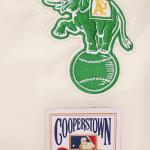 CHAMARRA AND ATHLETICS RETRO CLASSIC RIB SATIN JACKET EGGSHELL KELLY GREEN en STOCK