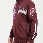 CHAMARRA ADELPHIA PHILLIES RETRO HOME TOWN DK TRACK JACKET WINE en STOCK